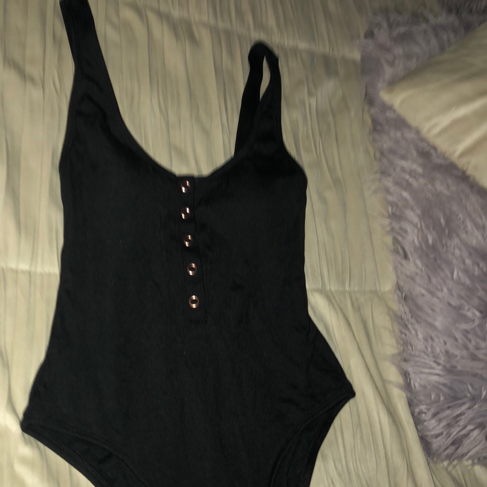 One piece - Picture 3 of 4